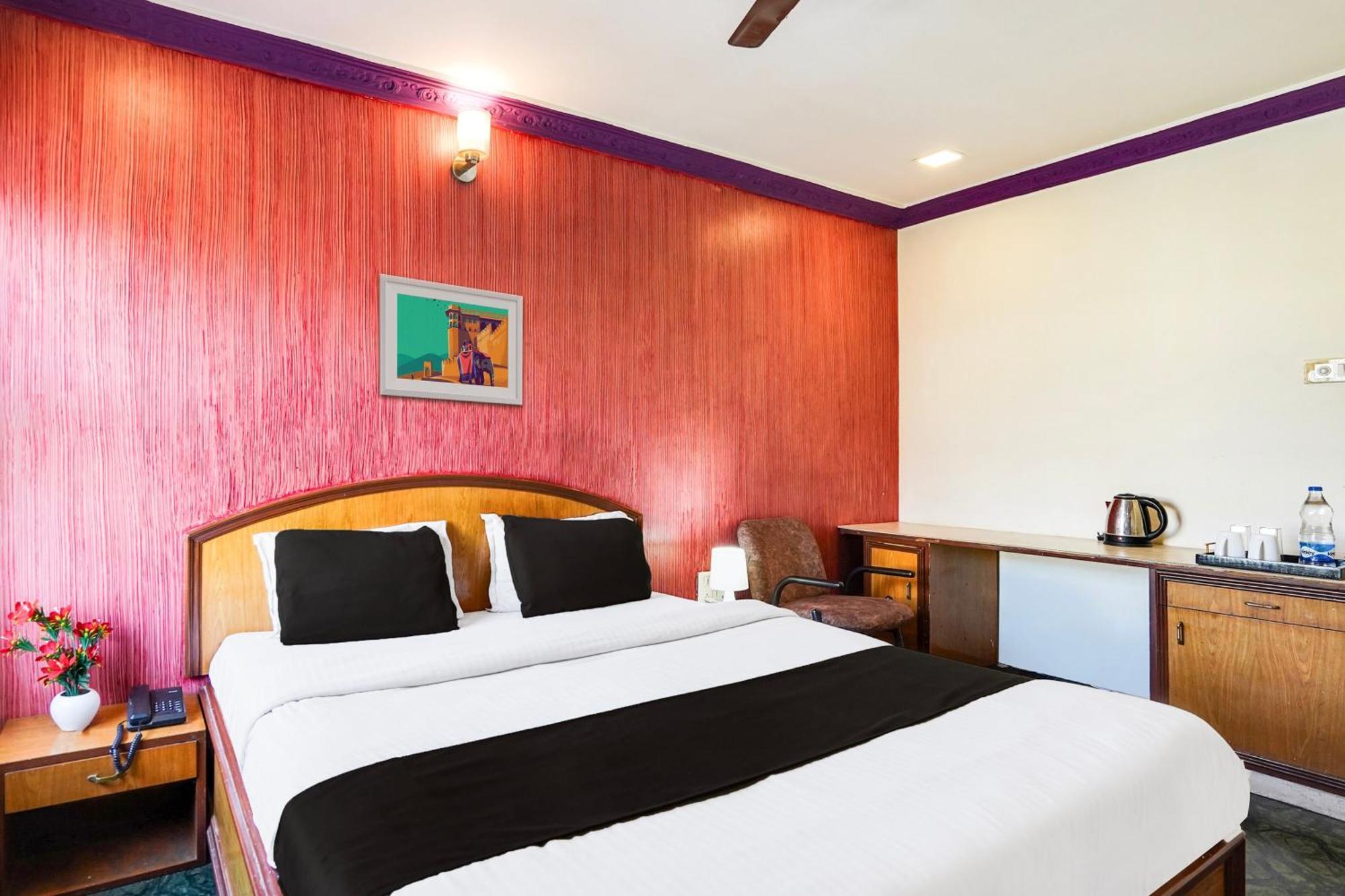 Hotel O Bridge Ahmedabad Exterior foto